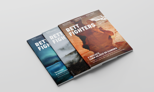 Perfect_Binding_Brochure_Mockup_3_2026